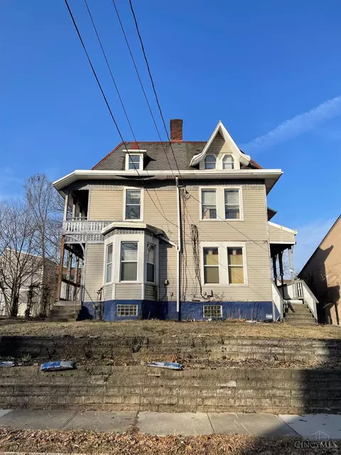 3129 Hackberry St, Cincinnati, OH 45207 photo 1