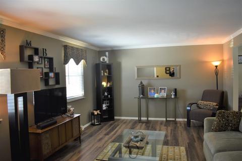 3264 Linsan Dr, Cincinnati, OH 45239 photo 8
