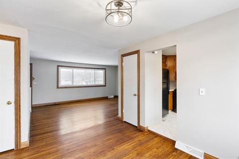 49 Hadley Rd, Greenhills, OH 45218 photo 8