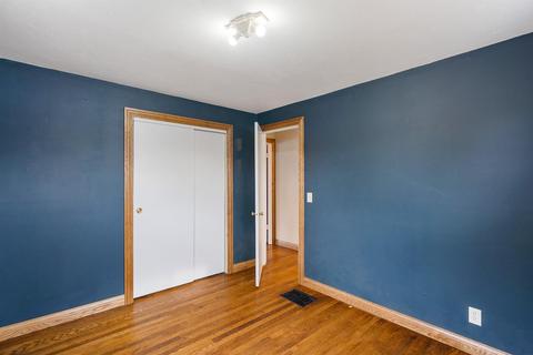 49 Hadley Rd, Greenhills, OH 45218 photo 14
