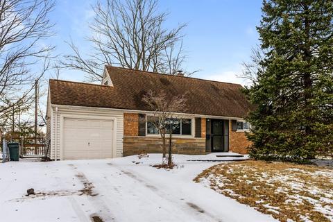 49 Hadley Rd, Greenhills, OH 45218 photo 1