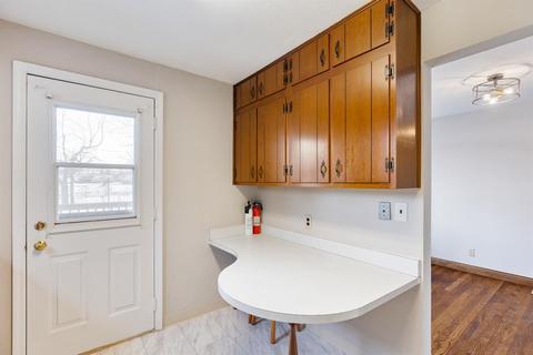49 Hadley Rd, Greenhills, OH 45218 photo 12