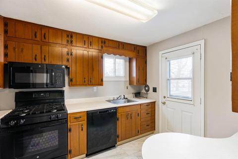 49 Hadley Rd, Greenhills, OH 45218 photo 10