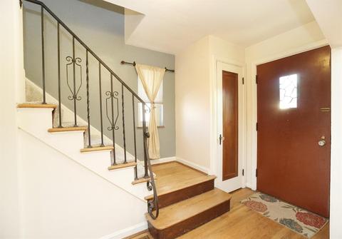 3142 Pershing Ct, Cincinnati, OH 45211 photo 3