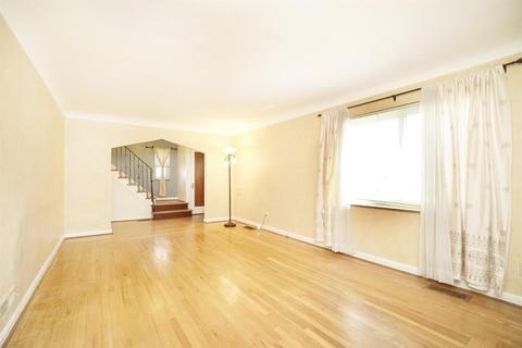 3142 Pershing Ct, Cincinnati, OH 45211 photo 5