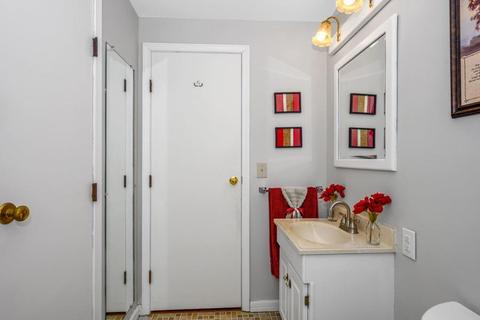 2480 Westpoint Dr, Cincinnati, OH 45231 photo 13
