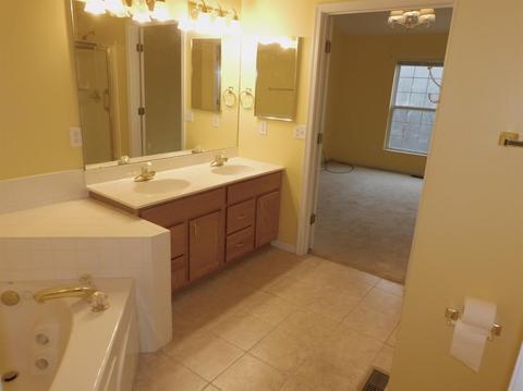 5761 Summit View Ct, Cincinnati, OH 45247 photo 17