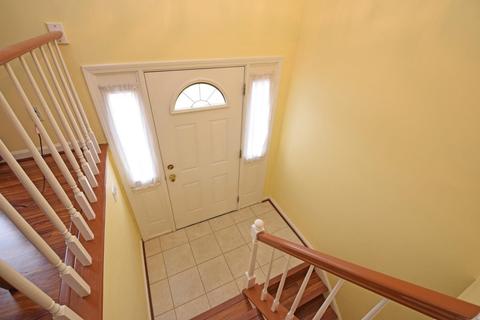 1866 Fallbrook Ln, Cincinnati, OH 45240 photo 4