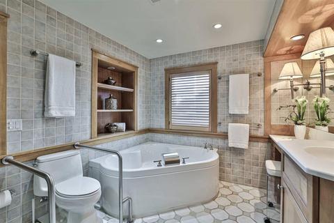1041 Celestial St, Cincinnati, OH 45202 photo 18