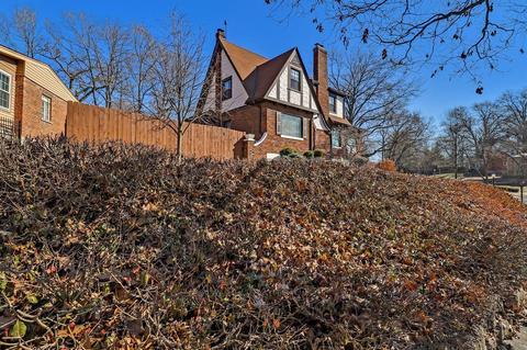 2740 Eugenie Ln, Cincinnati, OH 45211 photo 2