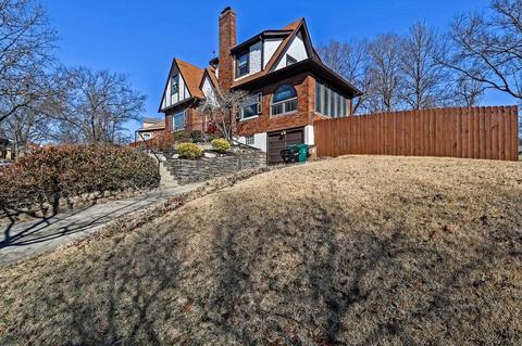 2740 Eugenie Ln, Cincinnati, OH 45211 photo 3