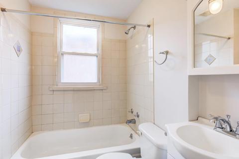 938 Seton Ave, Cincinnati, OH 45205 photo 24