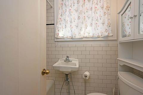 739 Avon Fields Ln, Cincinnati, OH 45229 photo 23
