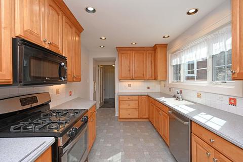 739 Avon Fields Ln, Cincinnati, OH 45229 photo 17
