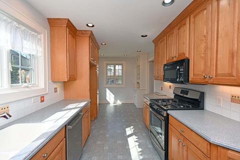 739 Avon Fields Ln, Cincinnati, OH 45229 photo 19
