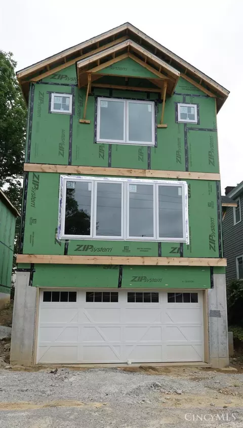 3028 Obryon St, Cincinnati, OH 45208