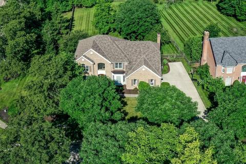 8561 Cornetts Cv, Maineville, OH 45039 photo 2