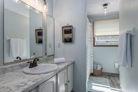 5402 Cherrybend Dr, Cincinnati, OH 45247 photo 46