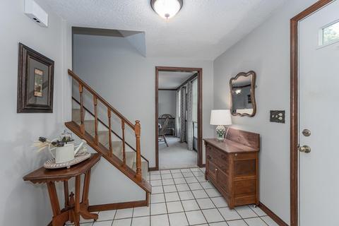 5402 Cherrybend Dr, Cincinnati, OH 45247 photo 9