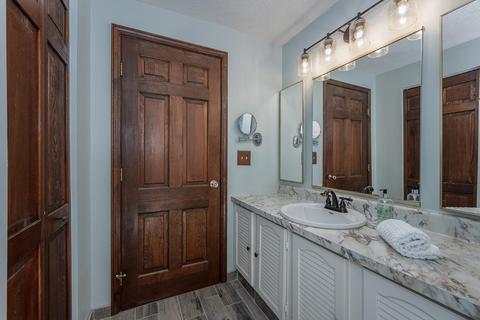 5402 Cherrybend Dr, Cincinnati, OH 45247 photo 47