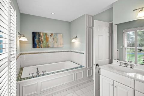 6882 Drake Rd, Cincinnati, OH 45243 photo 22