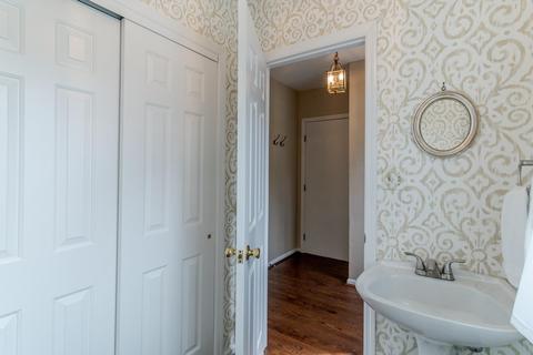 6882 Drake Rd, Cincinnati, OH 45243 photo 18