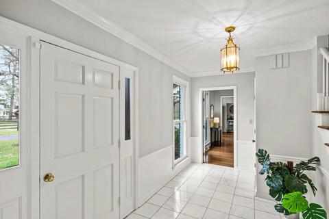 6882 Drake Rd, Cincinnati, OH 45243 photo 4