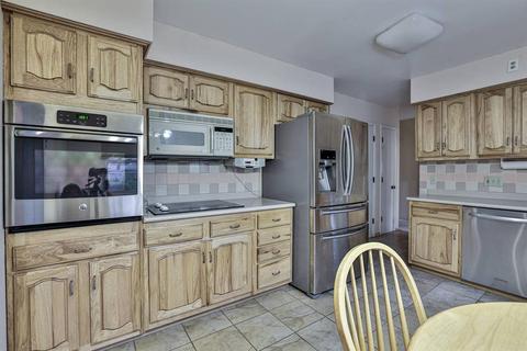 8878 Cavalier Dr, Cincinnati, OH 45231 photo 13
