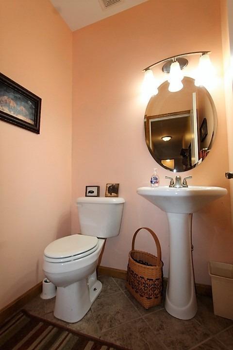 8046 Forest Rd, Cincinnati, OH 45255 photo 17