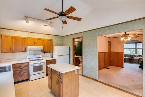3933 Youngman Dr, Cincinnati, OH 45245 photo 9