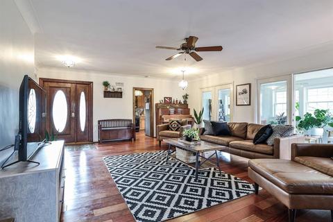 8685 Long Ln, Cincinnati, OH 45231 photo 4