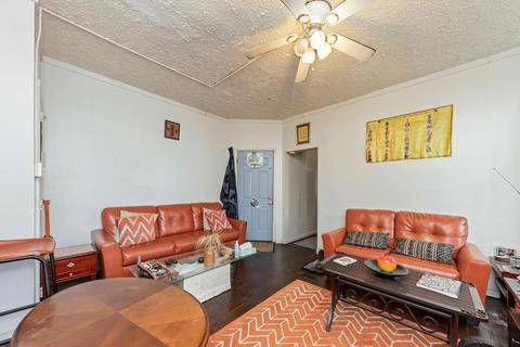 3205 Hackberry St, Cincinnati, OH 45207 photo 8