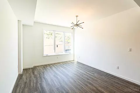 2126 Loth St, Cincinnati, OH 45202 photo 8