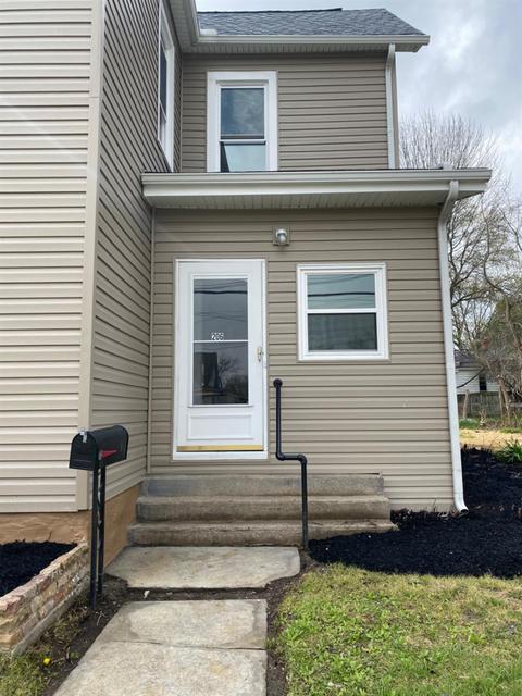 206 Bourbon St, Blanchester, OH 45107 photo 2