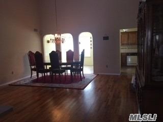 6669 Iris Ave, Cincinnati, OH 45213 photo 1