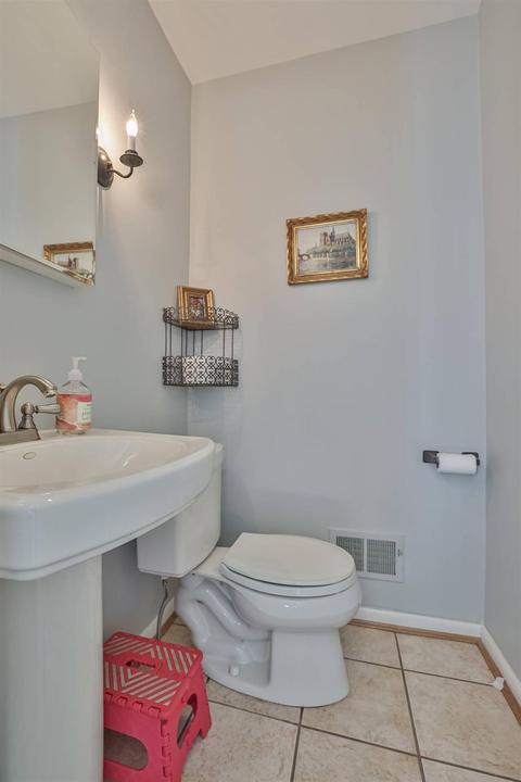 8912 Sandymar Dr, Cincinnati, OH 45242 photo 27