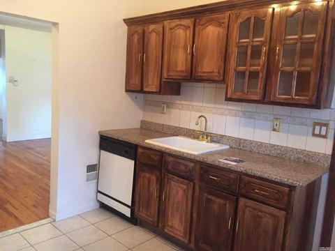 1981 Sevenhills Dr, Cincinnati, OH 45240 photo 2