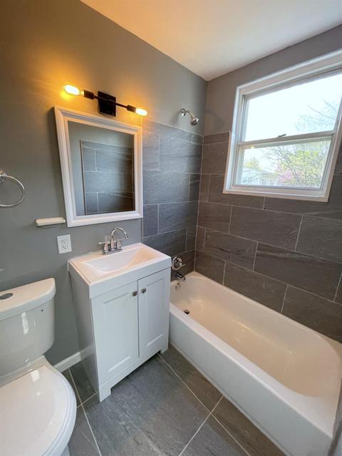 1 Funston Ln, Greenhills, OH 45218 photo 21