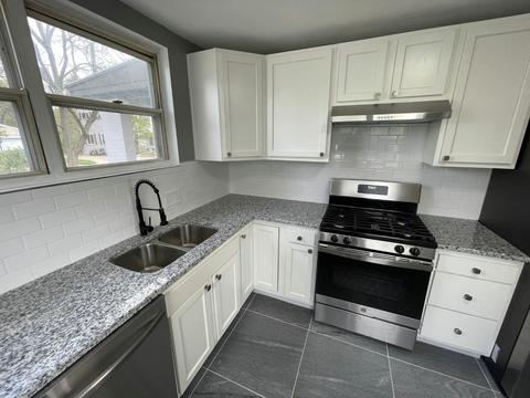 1 Funston Ln, Greenhills, OH 45218 photo 8