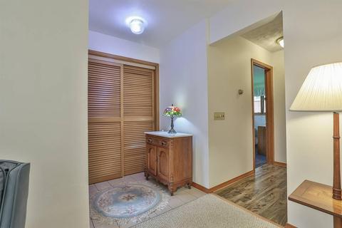 335 Forest Ave, Wyoming, OH 45215 photo 4