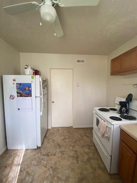 11 Chalmers Ln, Greenhills, OH 45218 photo 10