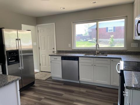 1081 Meredith Dr, Cincinnati, OH 45231 photo 9