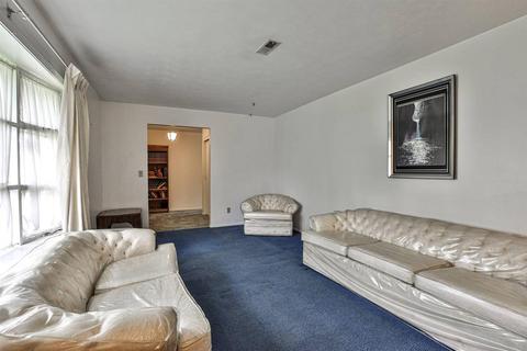 11846 Hamden Dr, Forest Park, OH 45240 photo 8