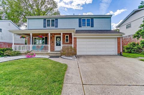 46 Handel Ln, Greenhills, OH 45218 photo 2