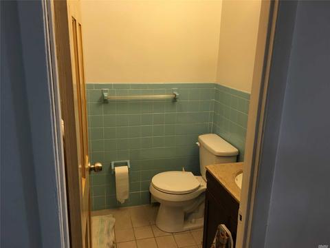 46 Handel Ln, Greenhills, OH 45218 photo 3