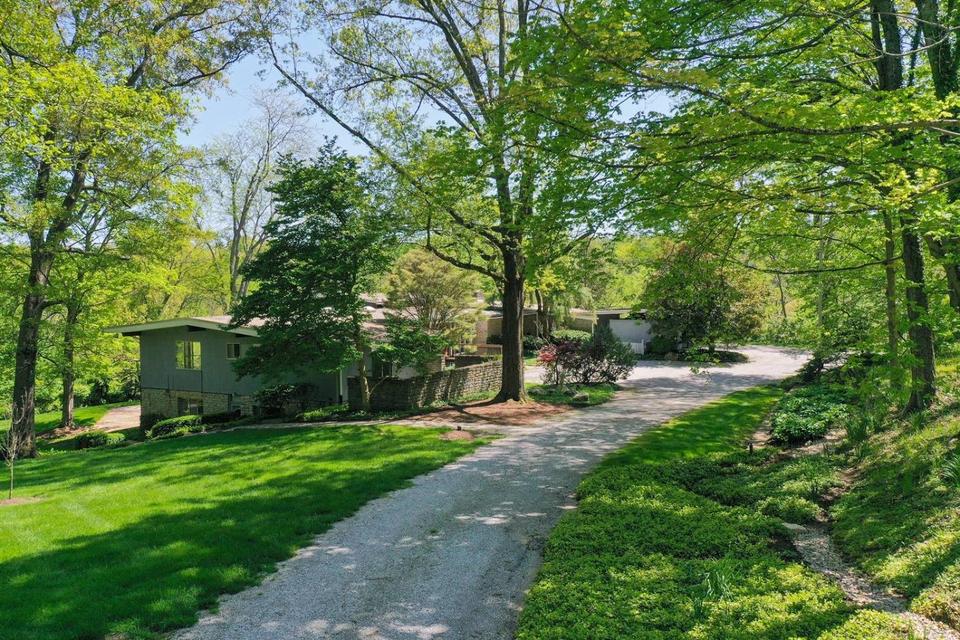  6000 Redbird Hollow Ln, Cincinnati, OH 45243 photo 4