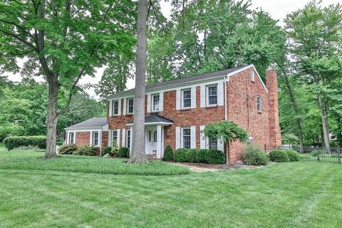 7910 Treeheights Ct, Montgomery, OH 45242 photo 2