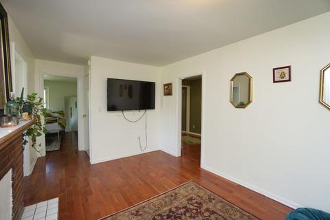 8806 Pine Rd, Cincinnati, OH 45242 photo 4