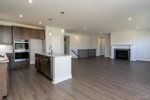 980 Crestpoint Ct, Cincinnati, OH 45245 photo 10