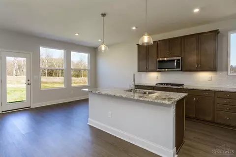 980 Crestpoint Ct, Cincinnati, OH 45245 photo 8